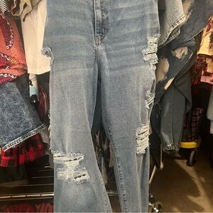 Distressed Boyfriend Jeans